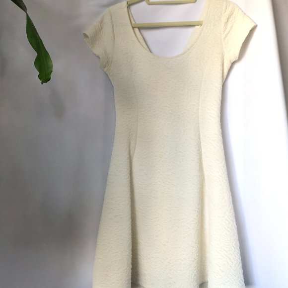Garage | Dress Open Back Cream (Size L)